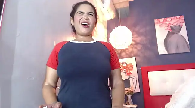Snapshot of SofiaSexy_ chatting on January 11, 2025, 12:12 am SofiaSexy  online show from January 11, 2025, 12:12 am