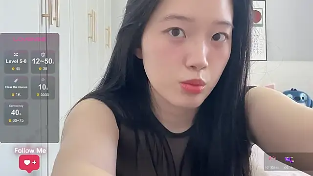 rose-u online show from April 19, 2026, 1:28 am