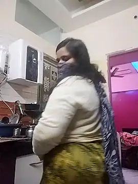 Snapshot of RESHMA_21 chatting on May 4, 2026, 8:22 pm RESHMA 21 online show from May 4, 2026, 8:22 pm