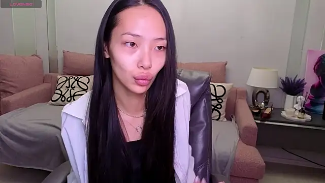  MIURA  online show from October 8, 2025, 1:07 am