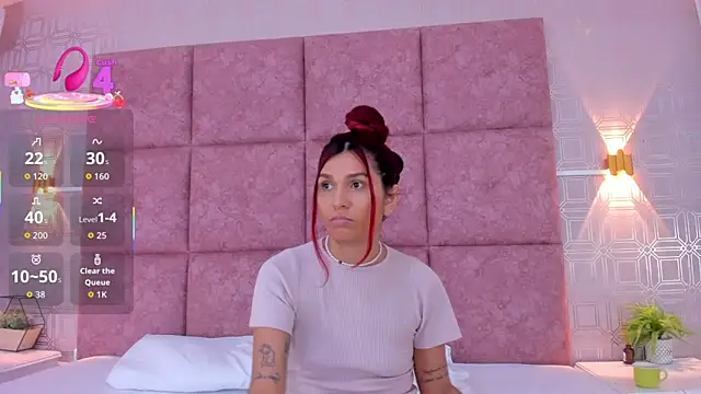 Snapshot of LiaVelez chatting on February 9, 2026, 1:42 pm LiaVelez online show from February 9, 2026, 1:42 pm