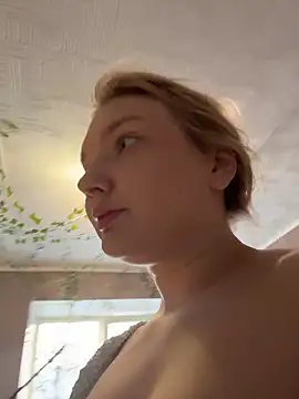 Snapshot of AmmyHot chatting on December 18, 2025, 4:28 am AmmyHot online show from December 18, 2025, 4:28 am