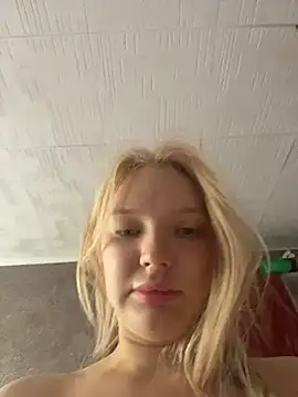 AmmyHot online show from July 12, 2026, 4:02 am