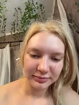 AmmyHot online show from July 4, 2026, 5:03 am
