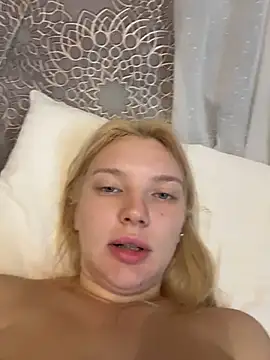 AmmyHot online show from July 14, 2026, 4:06 am