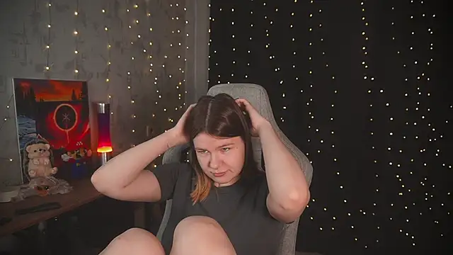 cuteamberlyyy online show from October 26, 2025, 4:35 am