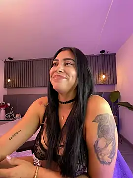 Snapshot of Sol_Miller chatting on February 6, 2025, 10:32 pm Sol Miller online show from February 6, 2025, 10:32 pm