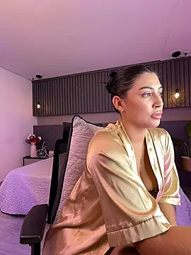 Snapshot of Sol_Miller chatting on February 5, 2025, 9:18 pm Sol Miller online show from February 5, 2025, 9:18 pm