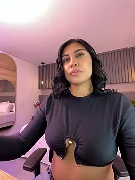 Snapshot of Sol_Miller chatting on January 27, 2025, 7:03 pm Sol Miller online show from January 27, 2025, 7:03 pm