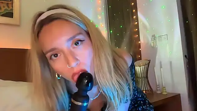 SirenaBelle online show from November 20, 2025, 10:27 am