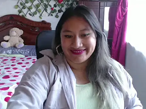 EmilyLove1014 online show from January 12, 2025, 9:51 pm