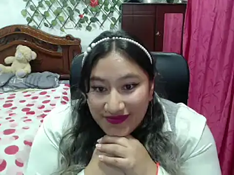 EmilyLove1014 online show from January 11, 2025, 2:52 am