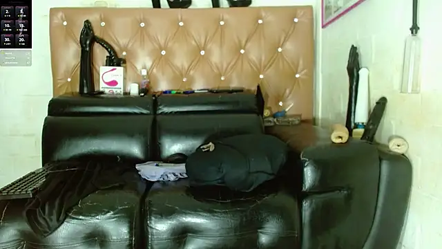 Snapshot of jenny-big-cock chatting on November 13, 2025, 2:59 am jenny-big-cock online show from November 13, 2025, 2:59 am