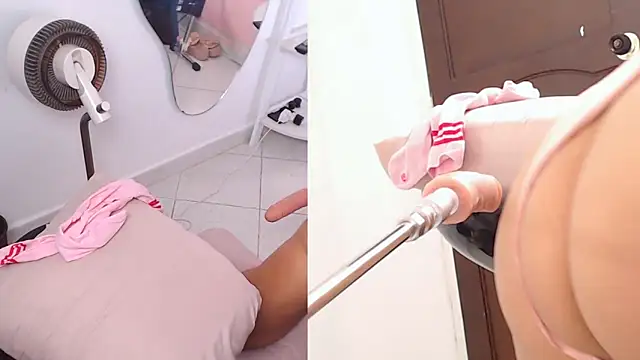 Mila Moans online show from March 1, 2026, 4:12 am