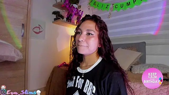 Snapshot of eva-slim- chatting on June 3, 2026, 8:13 pm eva-slim- online show from June 3, 2026, 8:13 pm