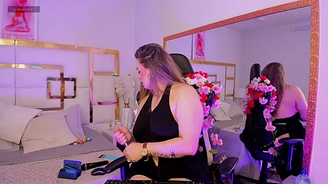 AvaMiia online show from April 20, 2026, 2:29 pm