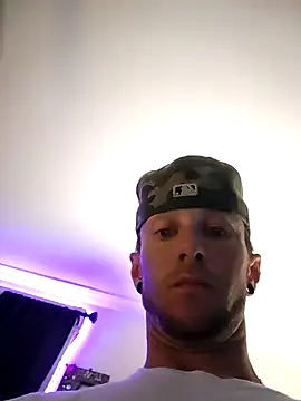 Snapshot of Twin2222 chatting on March 7, 2025, 1:20 am Twin2222 online show from March 7, 2025, 1:20 am