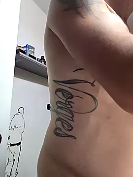 Snapshot of Twin2222 chatting on October 1, 2025, 4:28 am Twin2222 online show from October 1, 2025, 4:28 am