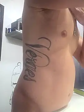 Snapshot of Twin2222 chatting on October 21, 2025, 11:15 pm Twin2222 online show from October 21, 2025, 11:15 pm