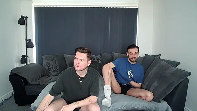 twotwinkhusbandss online show from September 30, 2025, 12:22 pm