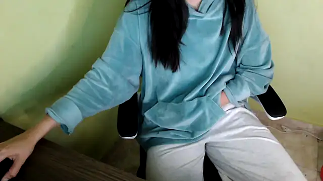 samantha s69 online show from April 10, 2026, 12:45 pm