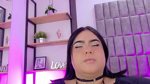 MeryStone online show from April 19, 2026, 4:02 am