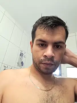 Snapshot of hornny1995 chatting on October 8, 2025, 9:33 am hornny1995 online show from October 8, 2025, 9:33 am