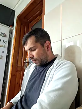 Snapshot of hornny1995 chatting on September 30, 2025, 12:44 pm hornny1995 online show from September 30, 2025, 12:44 pm