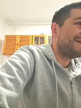 Snapshot of hornny1995 chatting on October 31, 2025, 6:04 pm hornny1995 online show from October 31, 2025, 6:04 pm