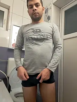 Snapshot of hornny1995 chatting on January 31, 2026, 8:29 pm hornny1995 online show from January 31, 2026, 8:29 pm