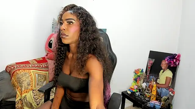 Snapshot of Richchocolatesweet_ chatting on February 23, 2026, 4:14 am Richchocolatesweet online show from February 23, 2026, 4:14 am