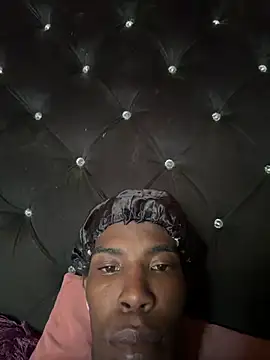 Richchocolatesweet  online show from May 31, 2026, 9:37 pm