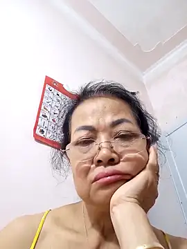 Hotestlove online show from November 8, 2025, 11:25 am