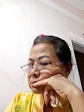 Hotestlove online show from October 24, 2025, 1:32 pm