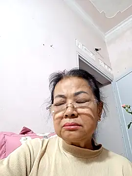 Hotestlove online show from January 18, 2026, 11:57 am