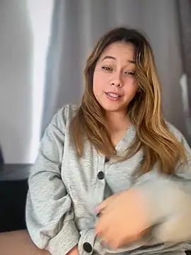 MerlyG online show from December 19, 2025, 5:26 pm