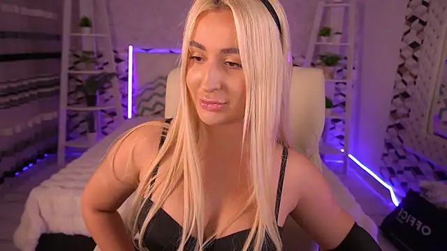 LiaBrazzerr online show from April 12, 2026, 2:53 pm