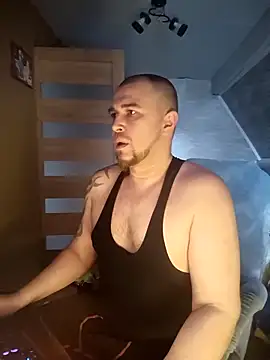 Foxyshaved online show from April 7, 2026, 5:31 am