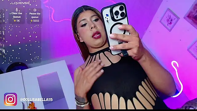 isabelladoll19 online show from May 13, 2026, 10:28 pm