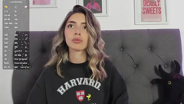 IsadoraGalle  online show from February 13, 2026, 4:07 pm