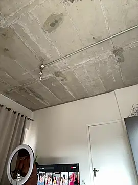 slimcateee online show from June 10, 2026, 7:42 am