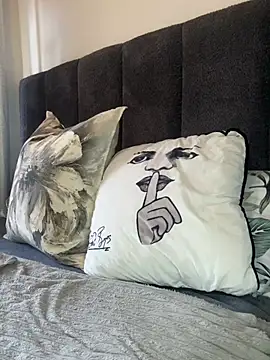 slimcateee online show from February 22, 2026, 8:39 am