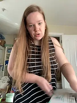 Snapshot of MissLolaLuxxx chatting on September 21, 2025, 10:48 pm MissLolaLuxxx online show from September 21, 2025, 10:48 pm