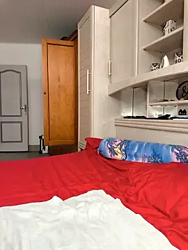 emma4xxx online show from October 1, 2025, 2:21 pm