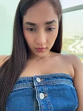 Snapshot of CuteeRose chatting on July 22, 2026, 12:29 pm CuteeRose online show from July 22, 2026, 12:29 pm