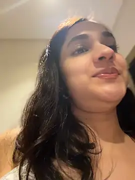 Snapshot of CuteeRose chatting on July 17, 2026, 5:54 pm CuteeRose online show from July 17, 2026, 5:54 pm
