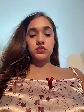 Snapshot of CuteeRose chatting on May 16, 2026, 6:29 pm CuteeRose online show from May 16, 2026, 6:29 pm