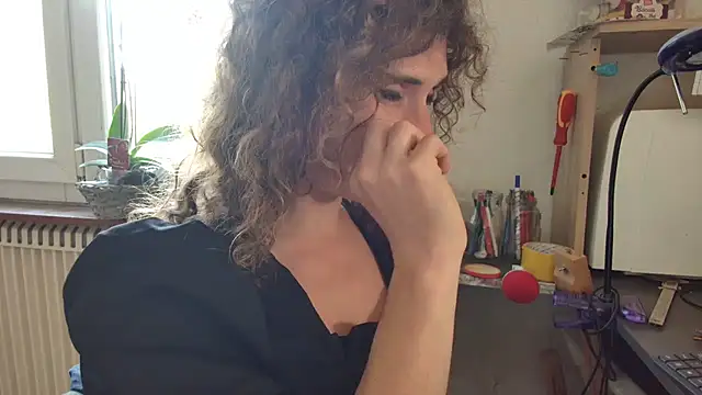 Prxscillia Tx online show from October 2, 2025, 9:45 am