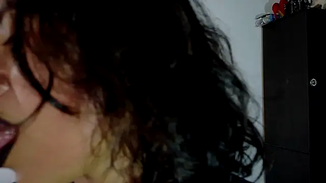 Snapshot of fantasty_nylon chatting on February 4, 2026, 9:32 pm fantasty nylon online show from February 4, 2026, 9:32 pm