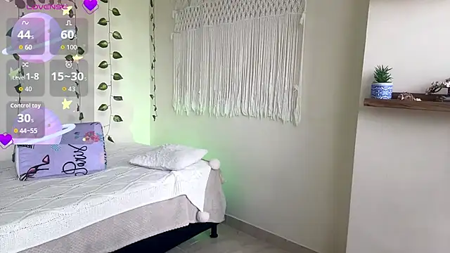 Snapshot of reaLISStic chatting on September 14, 2025, 4:29 pm reaLISStic online show from September 14, 2025, 4:29 pm